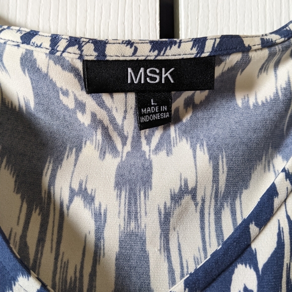 Adorable MSK cold shoulder dress - Picture 4 of 5